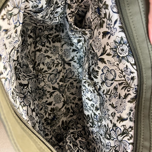 Vera Bradley Women’s Cotton Small Tote - Climbing Ivy Green - Picture 4 of 10